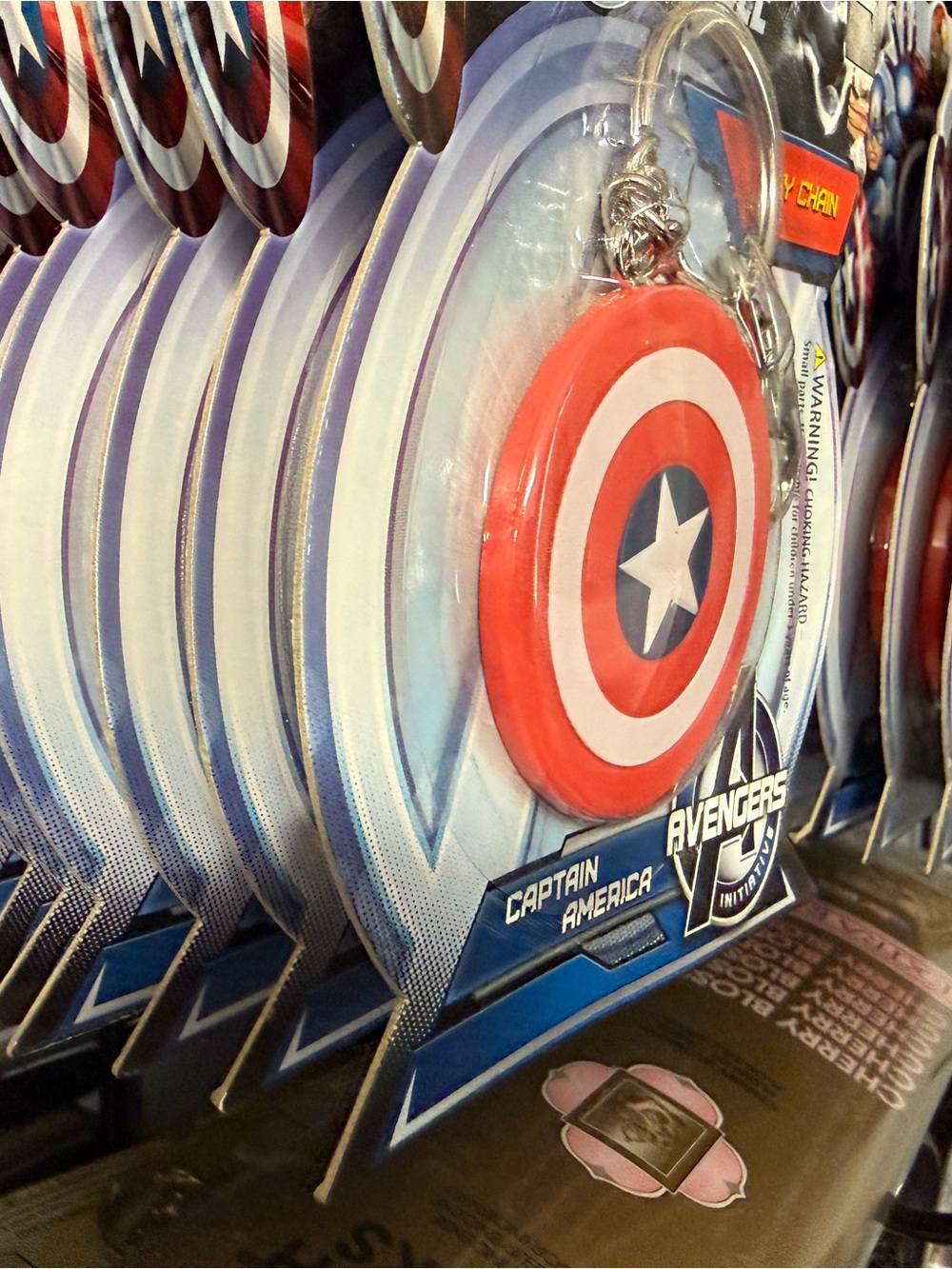 2015 Marvel Captain America Red, White & Blue Shield Key Ring